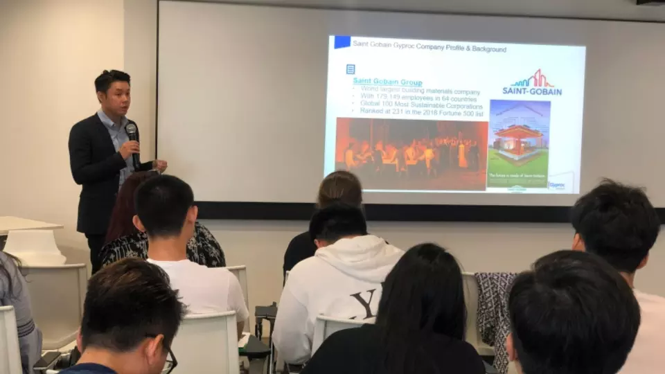 news_productseminar_rafflescollege_03.jpg