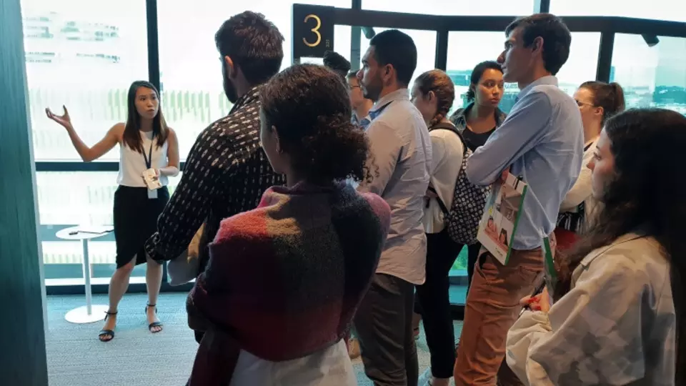 news_studentsvisit_saint-gobain_singapore_03.jpg