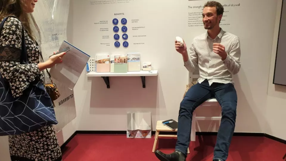 news_studentsvisit_saint-gobain_singapore_05.jpg