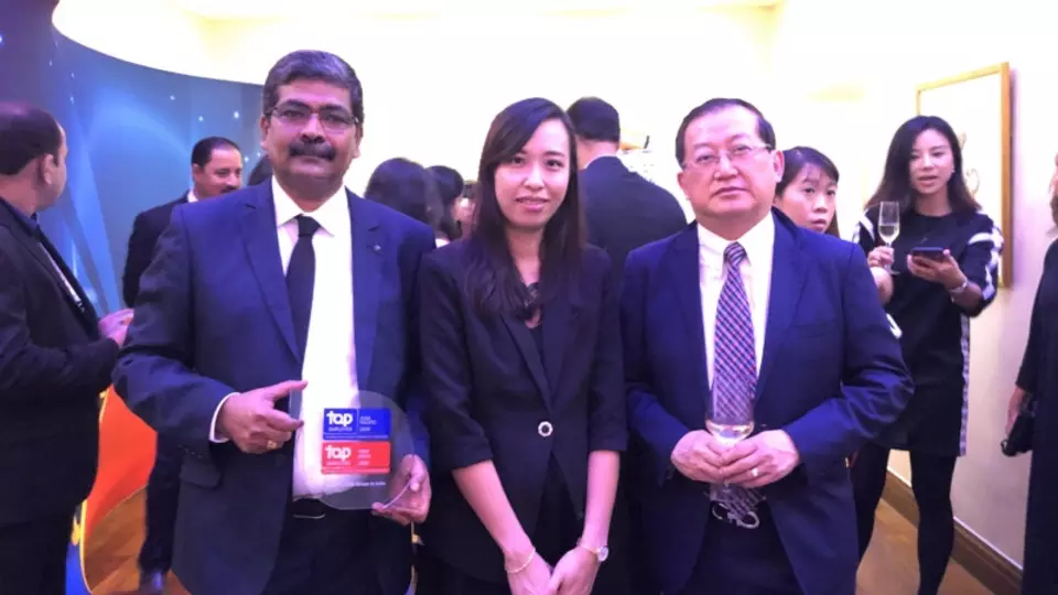 news_top_employer_award_ceremony_02.jpg