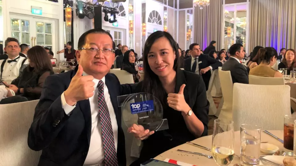 news_top_employer_award_ceremony_04.jpg
